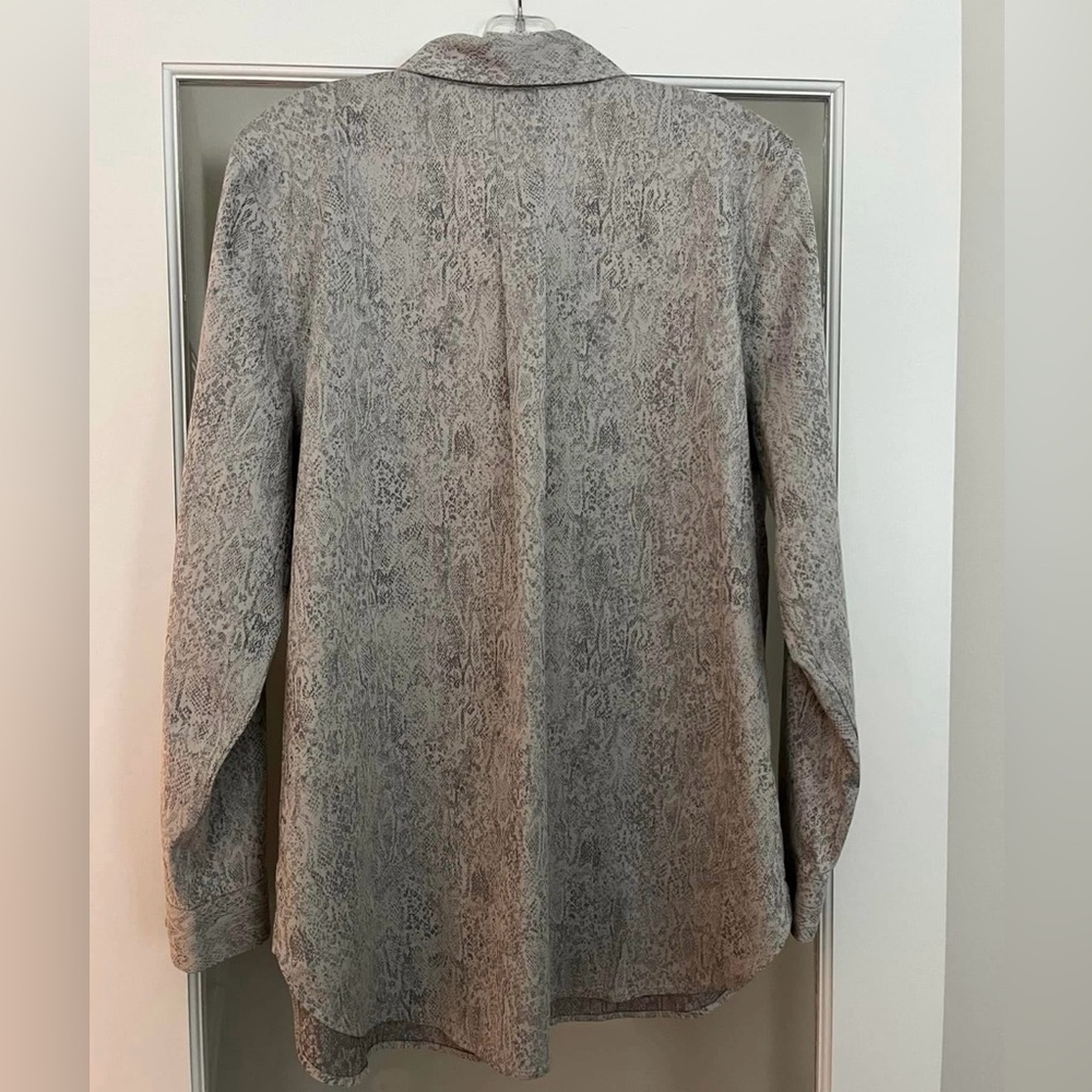 CHICOS NO IRON PYTHON PRINT TUNIC BLOUSE CHICOS 2 WILL FIT MISSES M/12 NWT! - Picture 5 of 6
